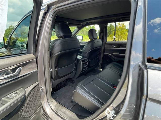 Certified 2025 Jeep Grand Cherokee Limited w/ Luxury Tech Group II AWD/4WD image 43