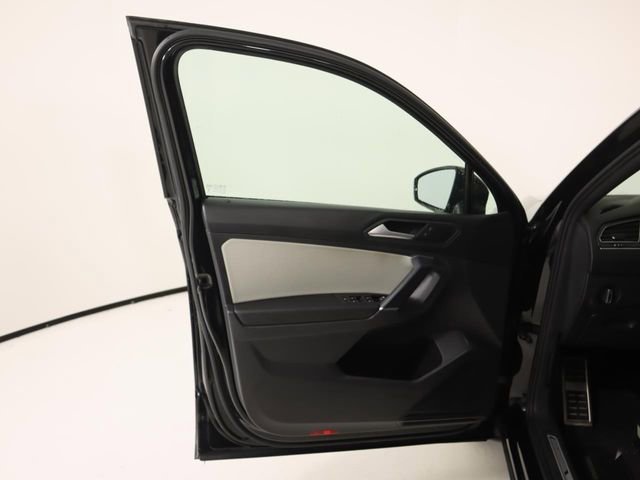 Used 2020 Volkswagen Tiguan SE R-Line image 10
