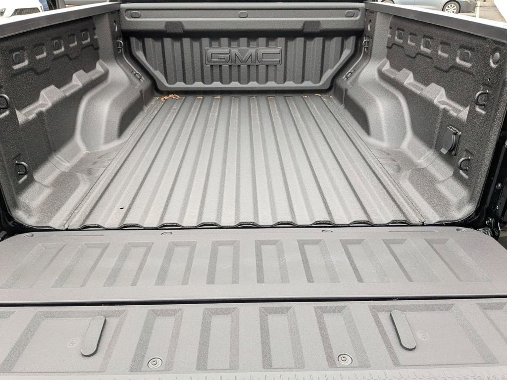 New 2026 GMC Canyon Denali w/ LPO, Denali Black Edition image 9