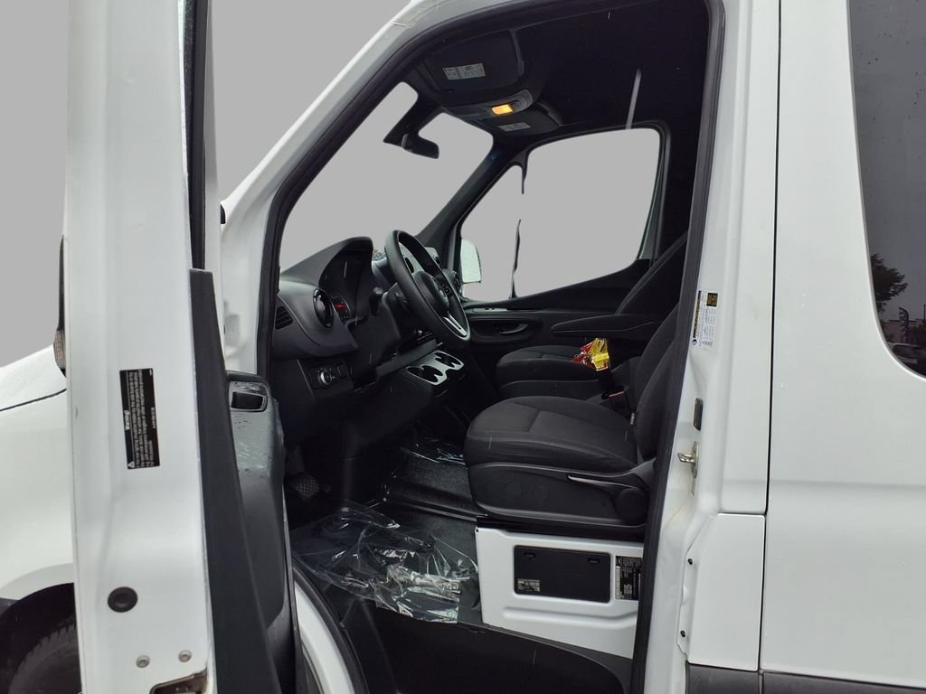 Used 2024 Mercedes-Benz Sprinter 2500 image 18