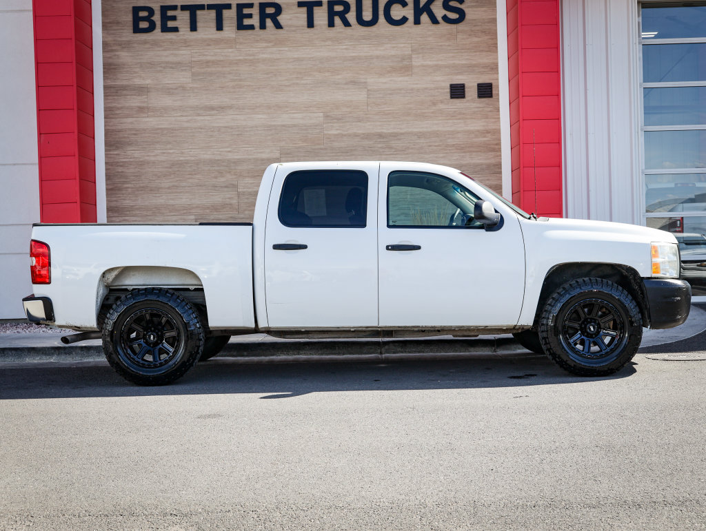 Used 2013 Chevrolet Silverado 1500 W/T w/ Skid Plate Package AWD/4WD image 2