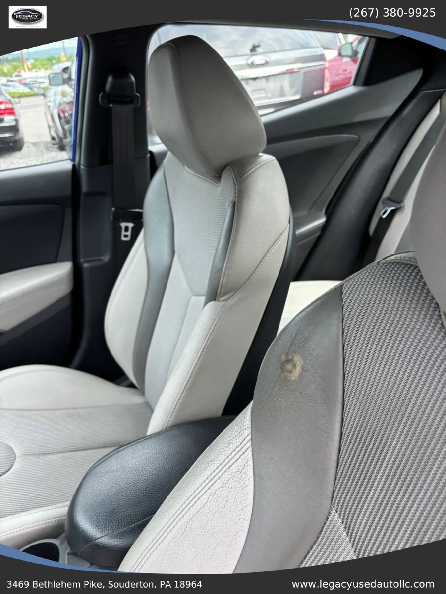 Used 2012 Hyundai Veloster w/ Style Pkg FWD image 20