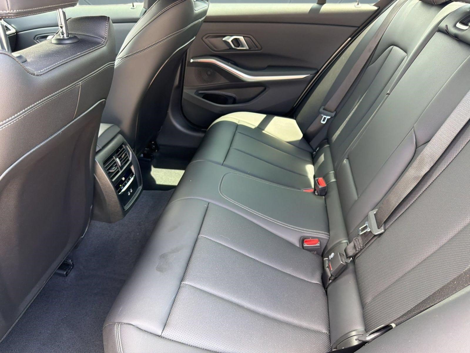 Used 2025 BMW 330i Sedan w/ M Sport Package RWD image 21