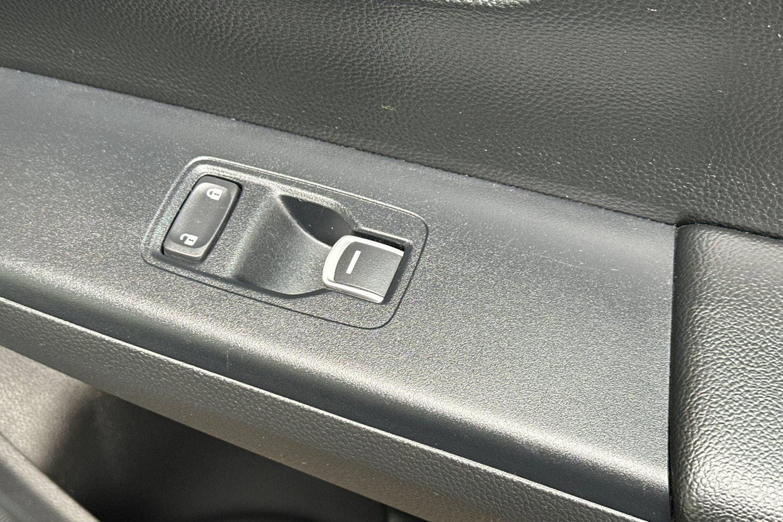 Used 2025 Honda CR-V EX-L image 22