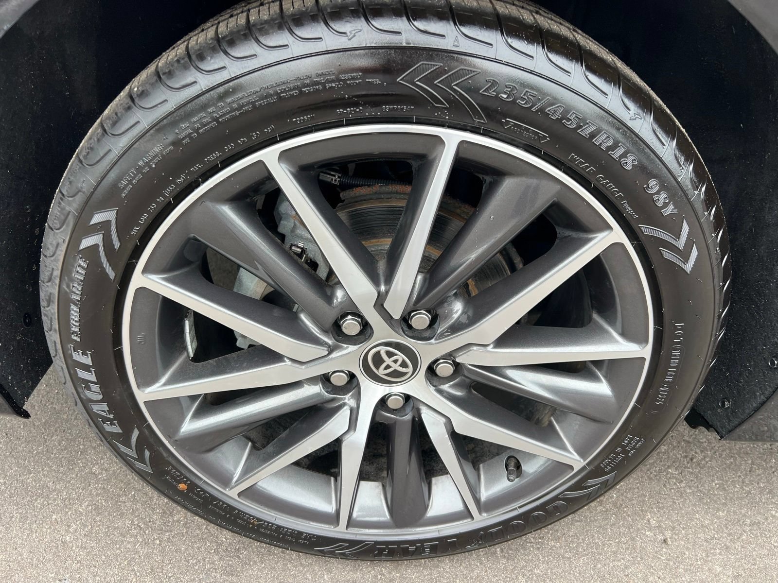 Used 2021 Toyota Camry XLE FWD image 11