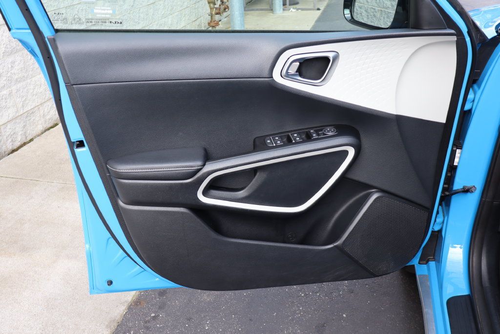 Used 2023 Kia Soul GT-Line FWD image 16