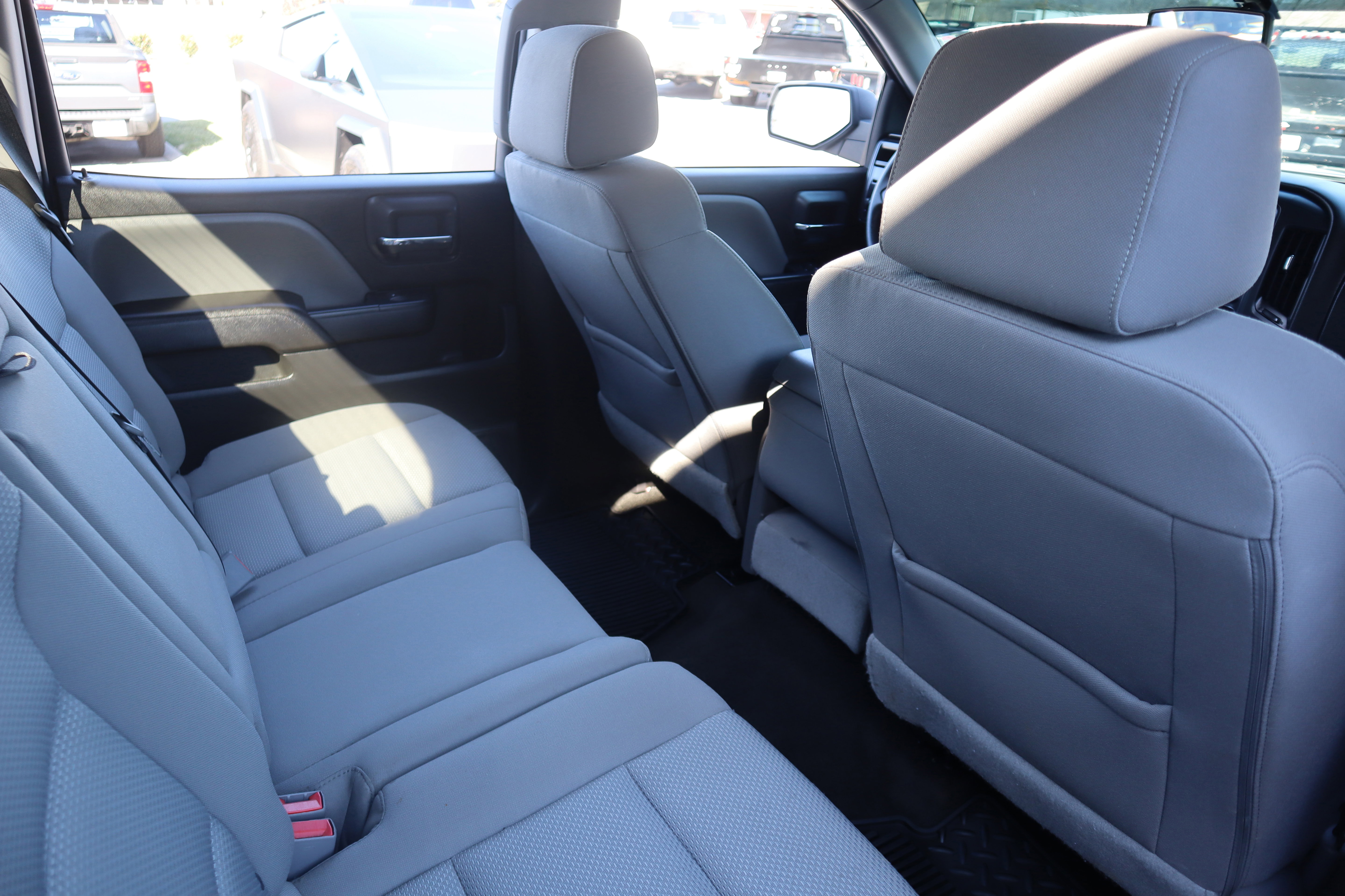 Used 2018 Chevrolet Silverado 1500 Custom w/ Custom Value Package RWD image 26