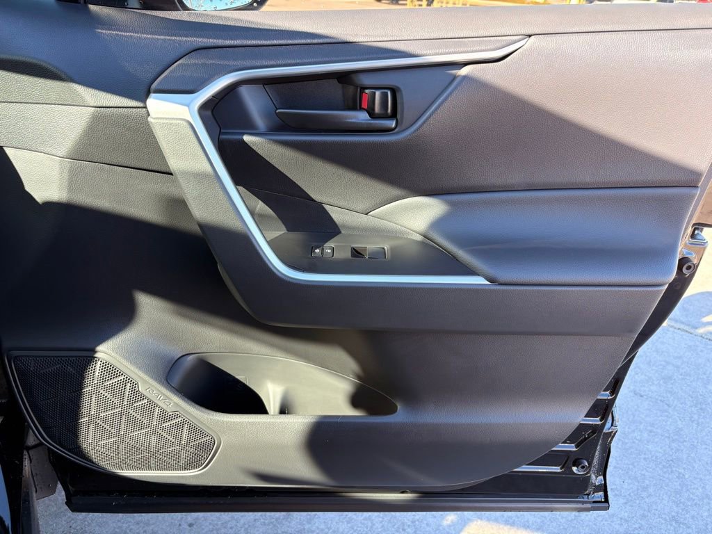 Used 2025 Toyota RAV4 LE image 29