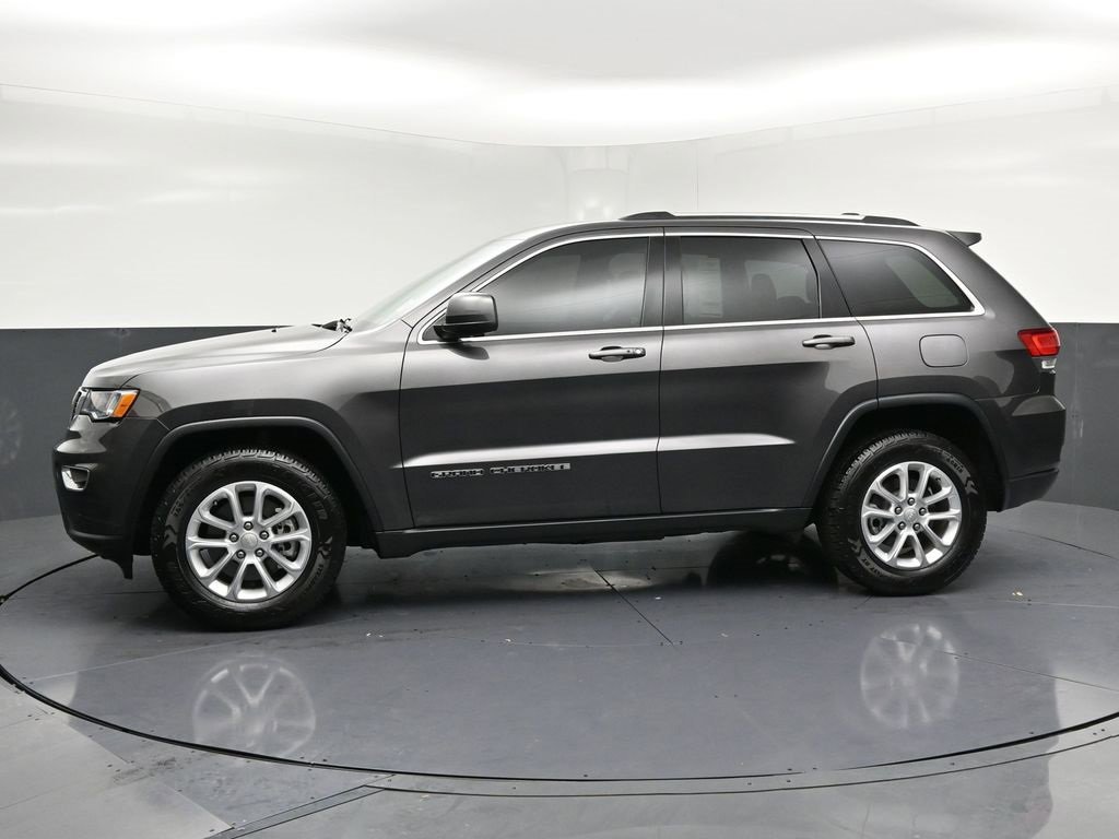 Used 2021 Jeep Grand Cherokee Laredo X image 2