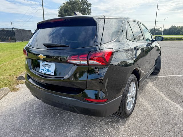 Used 2023 Chevrolet Equinox LS w/ LS Convenience Package image 3