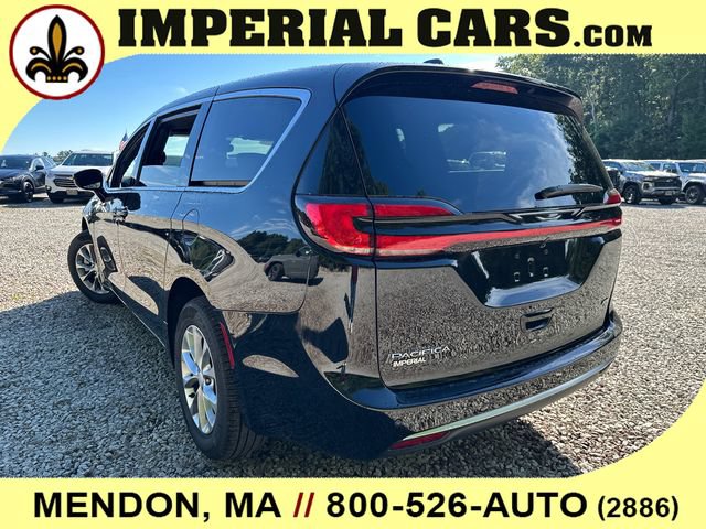 New 2027 Chrysler Pacifica Select AWD/4WD image 9
