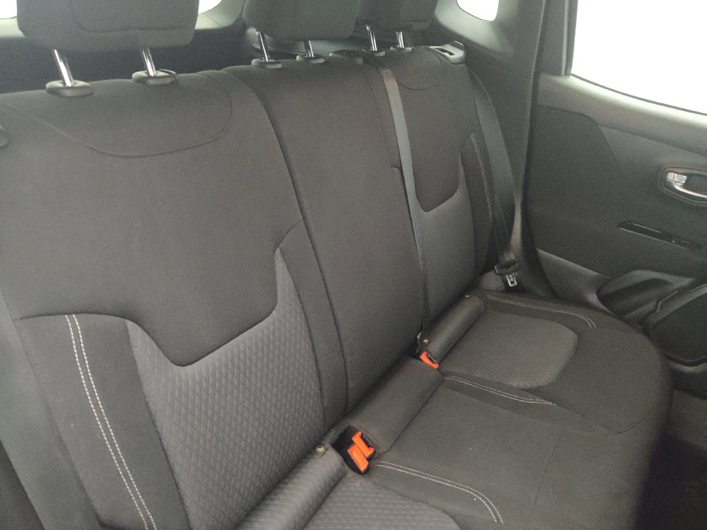 Used 2021 Jeep Renegade Latitude w/ Luxury Group II AWD/4WD image 19