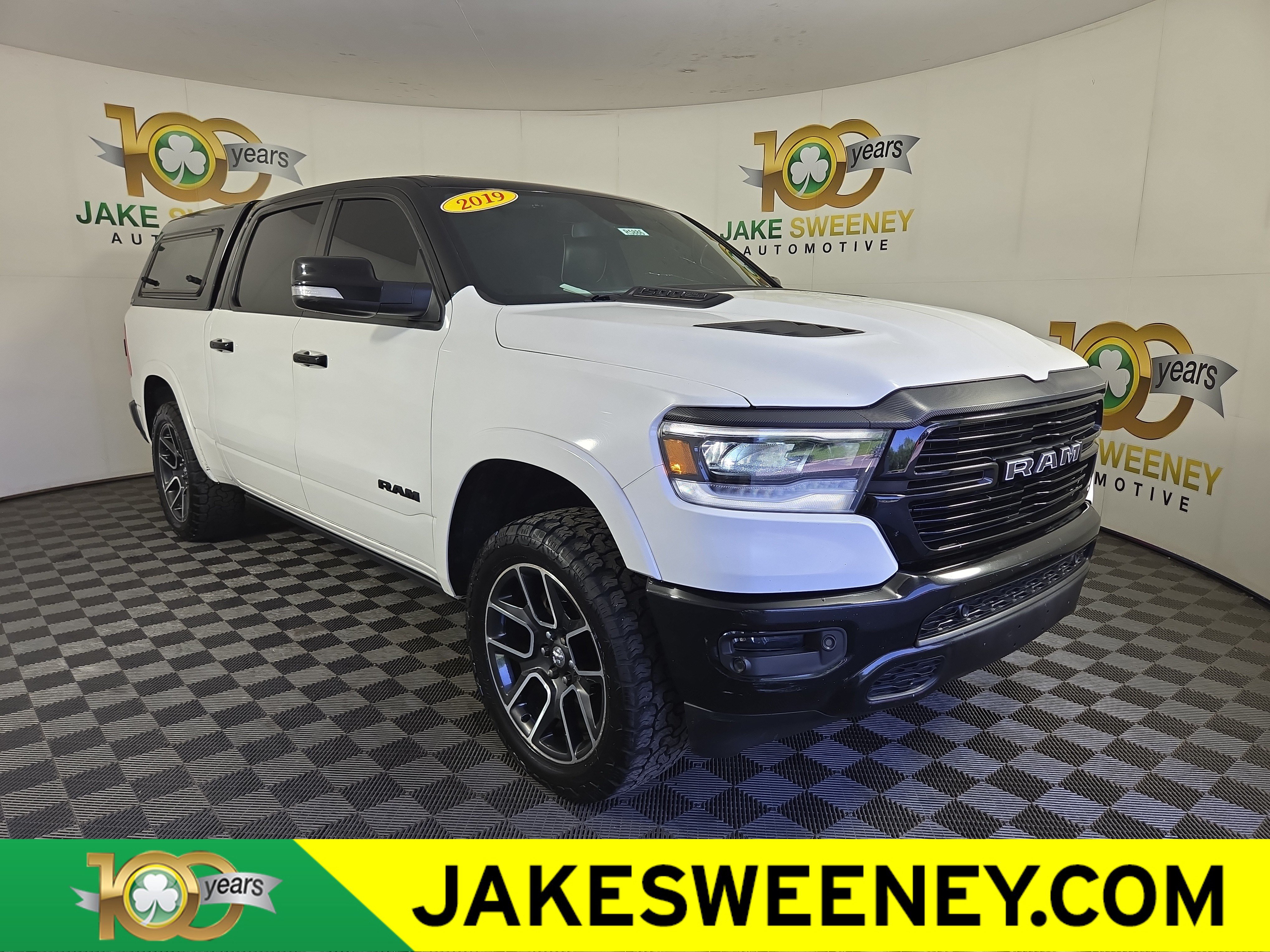 Used 2019 RAM 1500 Laramie AWD/4WD image 1