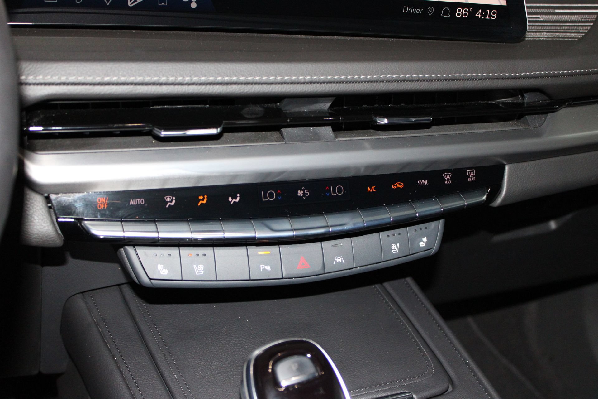 Used 2024 Cadillac XT4 Premium Luxury FWD image 29