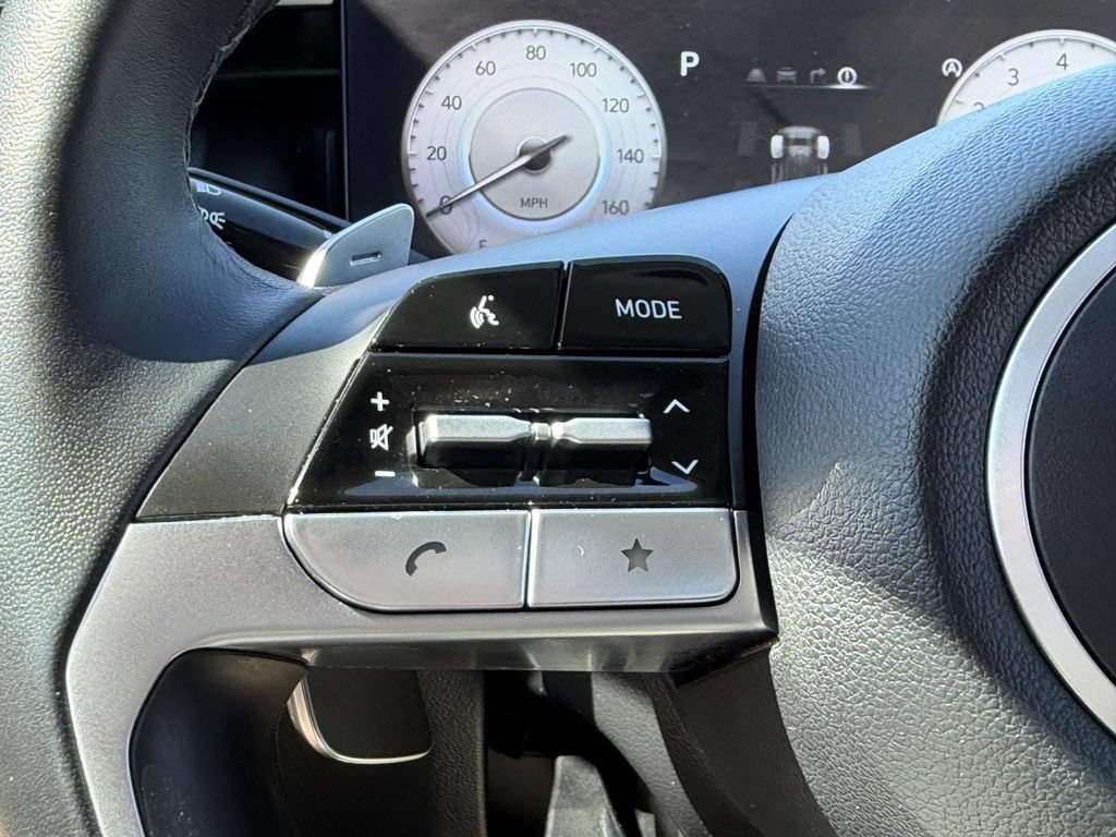 Certified 2023 Hyundai Tucson Limited AWD/4WD image 27