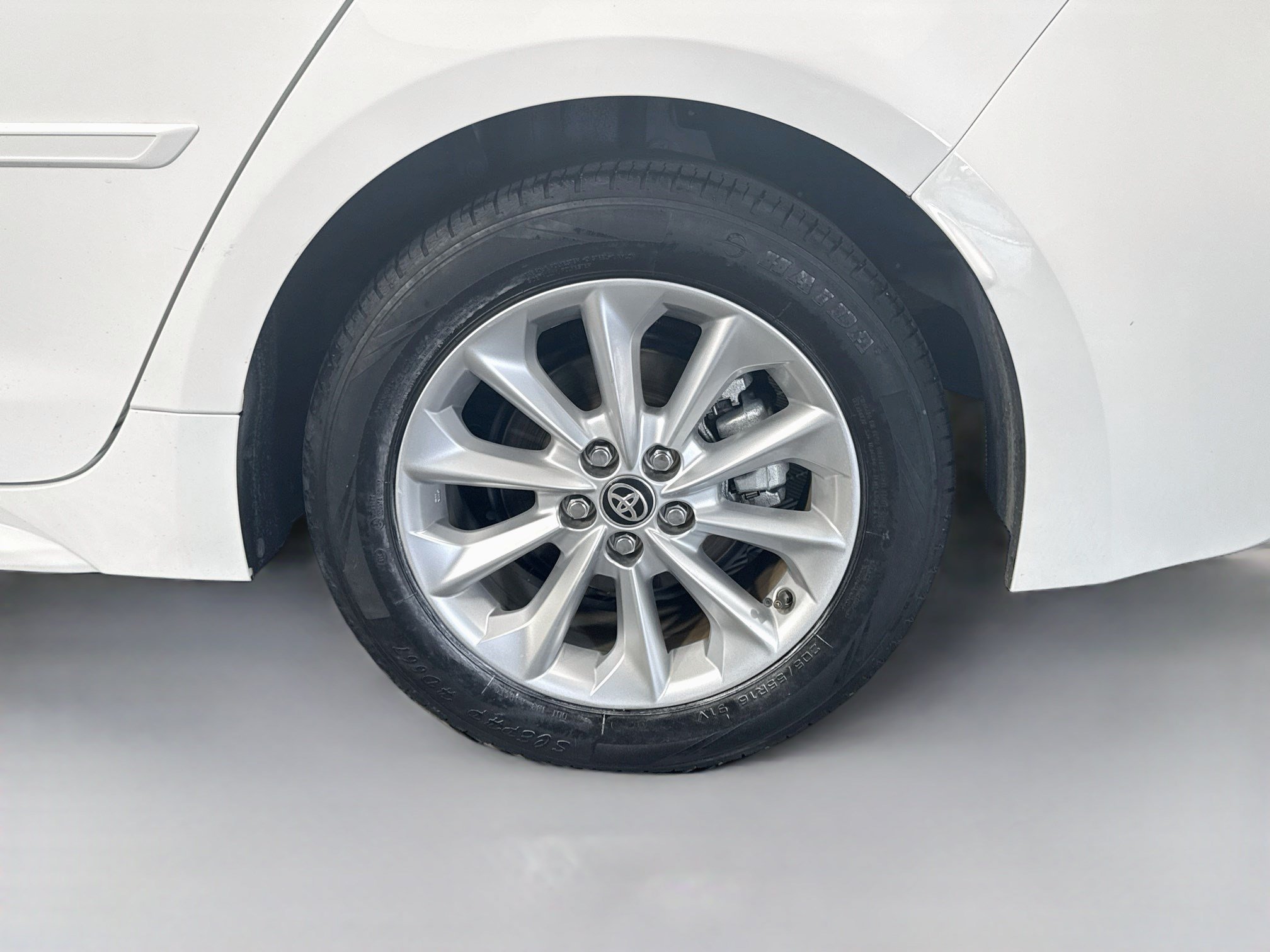 Used 2021 Toyota Corolla LE w/ LE Convenience Package FWD image 37