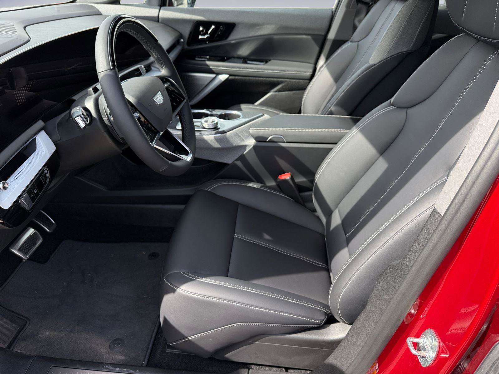 New 2026 Cadillac Optiq Luxury 1 image 10