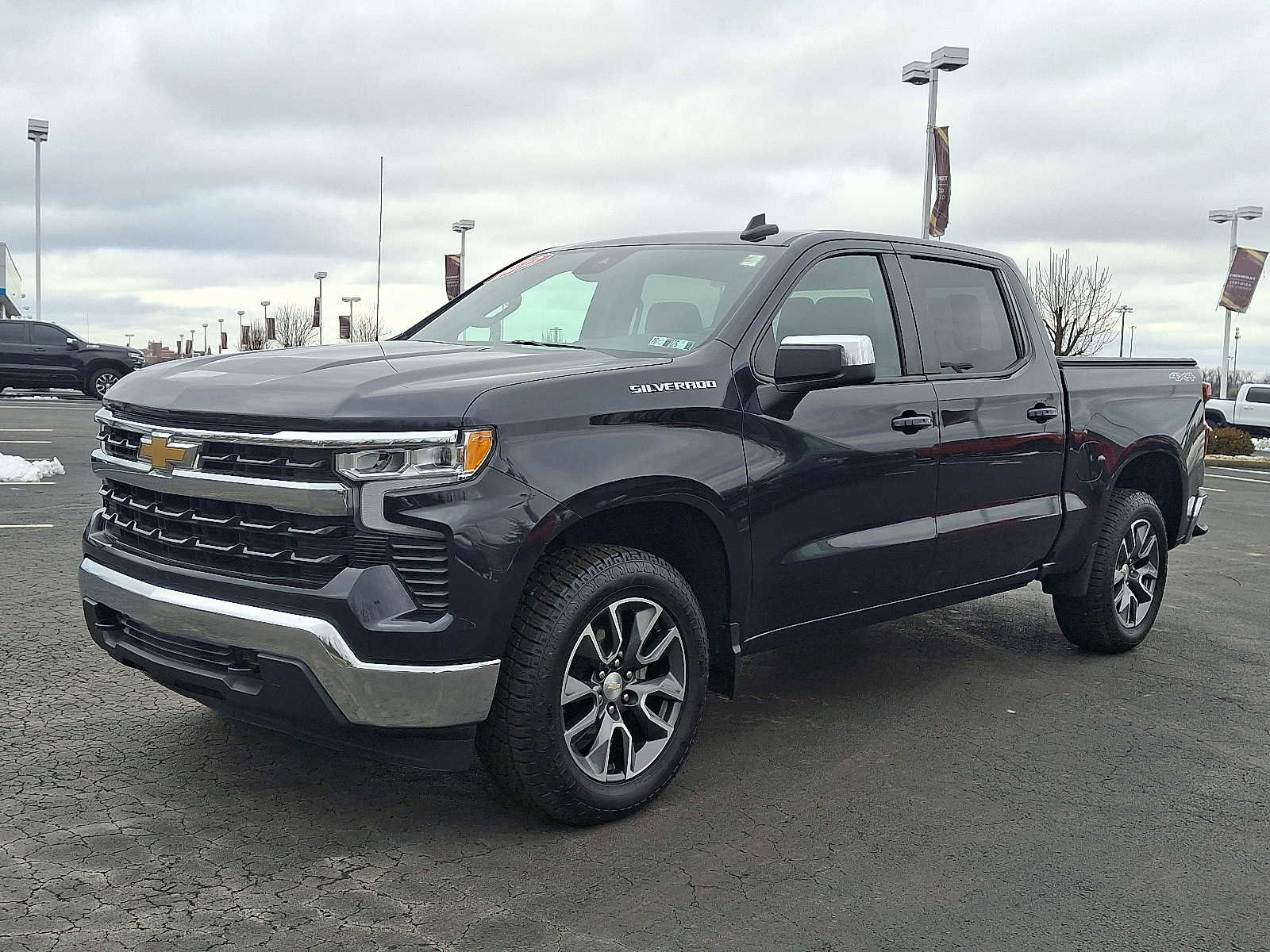 Used 2022 Chevrolet Silverado 1500 LT image 4