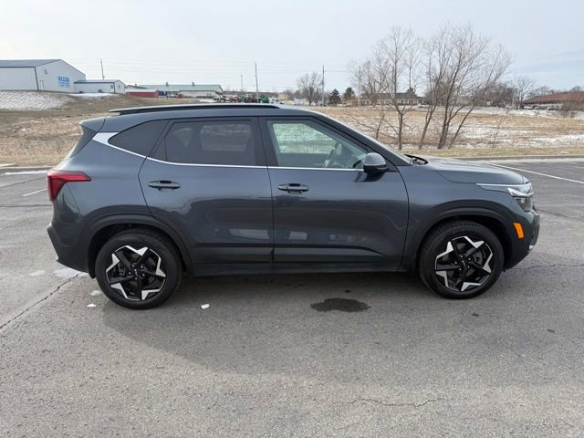 Used 2024 Kia Seltos EX image 5