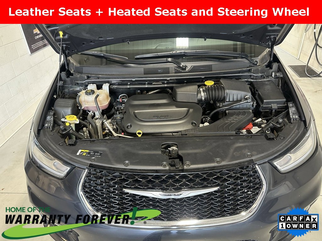 Used 2021 Chrysler Pacifica Touring-L image 10