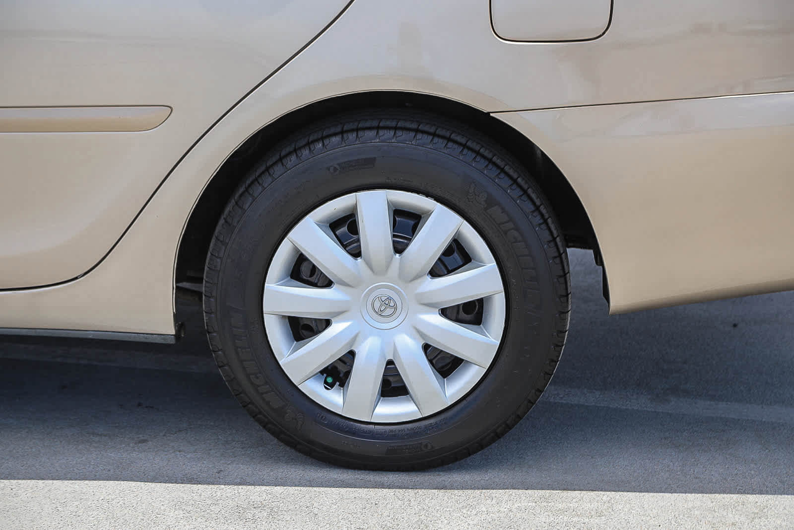 Used 2006 Toyota Camry LE FWD image 11
