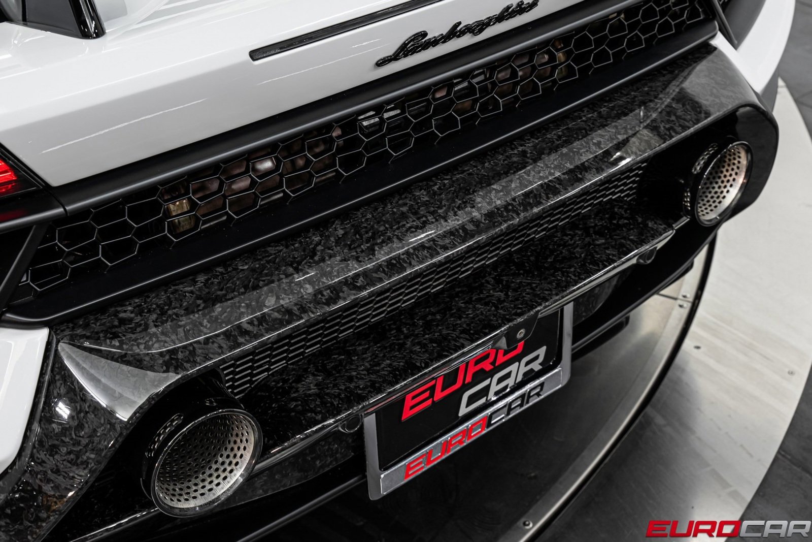 Used 2018 Lamborghini Huracan Performante image 24