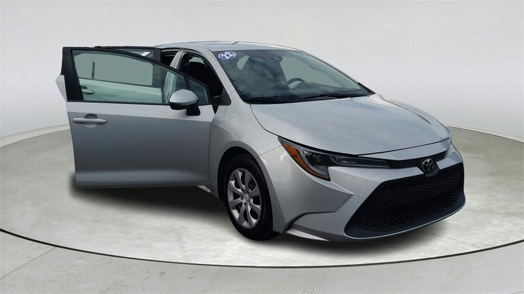 Used 2022 Toyota Corolla LE image 8