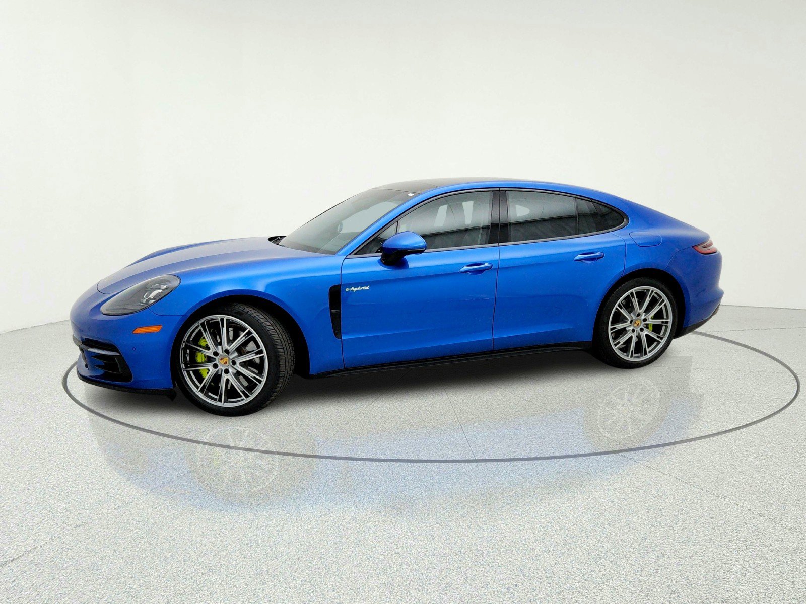 Used 2018 Porsche Panamera 4 AWD/4WD image 15