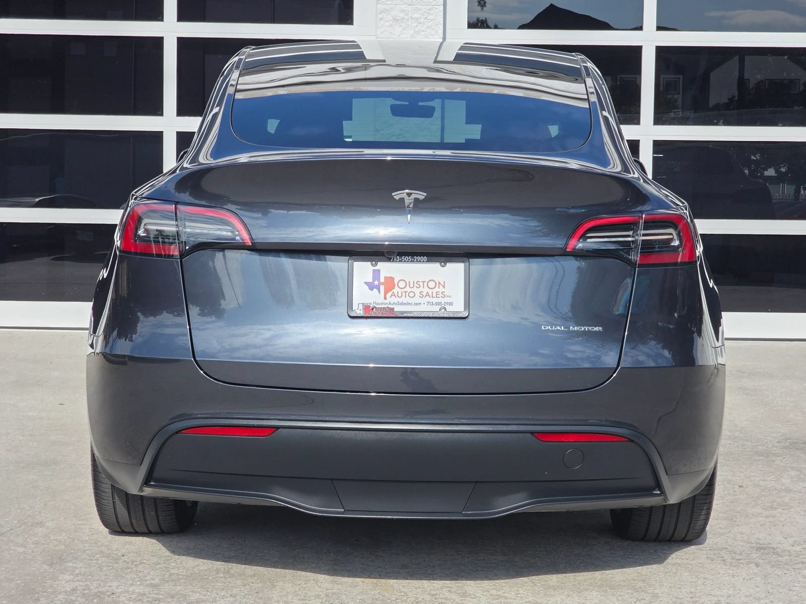 Used 2024 Tesla Model Y Long Range AWD/4WD image 6