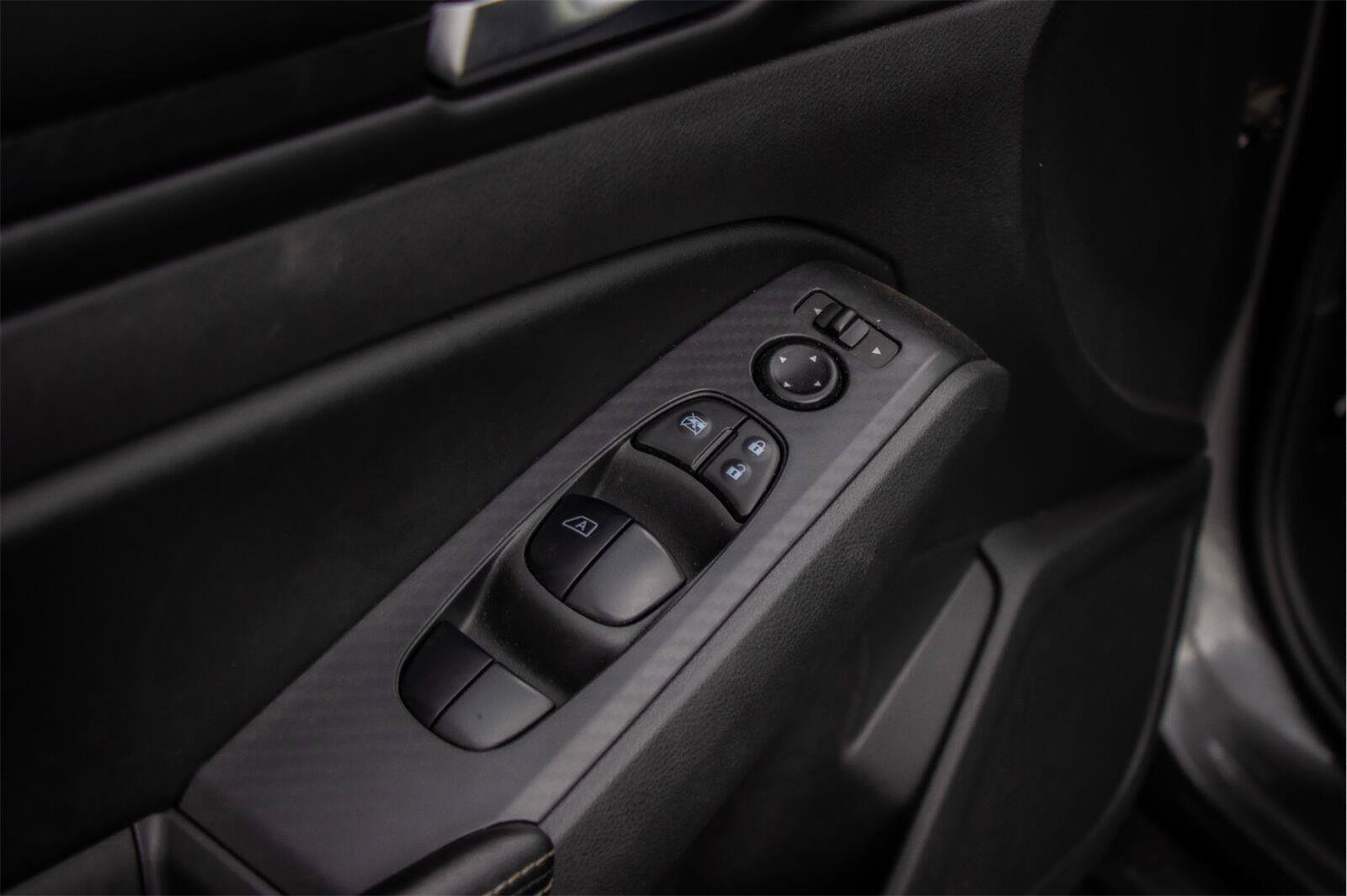 Used 2025 Nissan Altima 2.5 SV FWD image 9