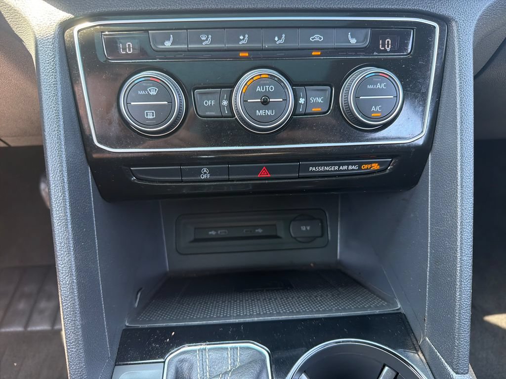 Certified 2023 Volkswagen Atlas Cross Sport SE w/ Panoramic Sunroof Package AWD/4WD image 15