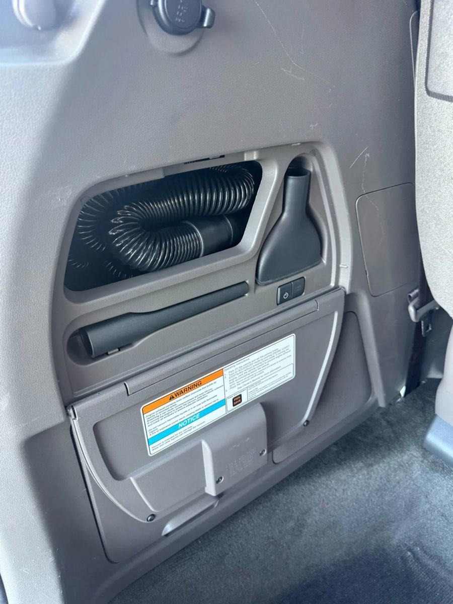 Used 2016 Honda Odyssey SE image 11