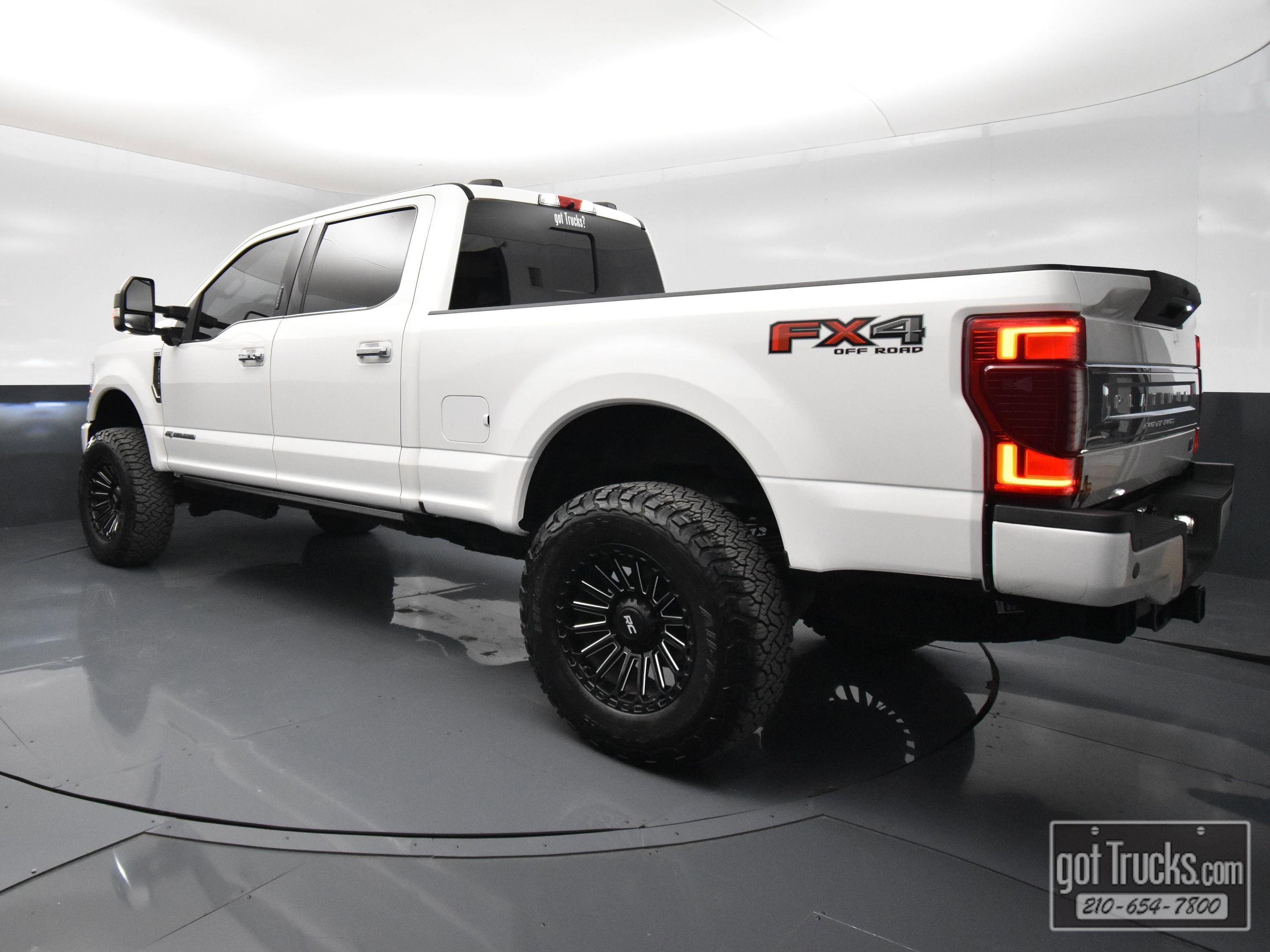 Used 2022 Ford F350 Platinum w/ FX4 Off-Road Package AWD/4WD image 5