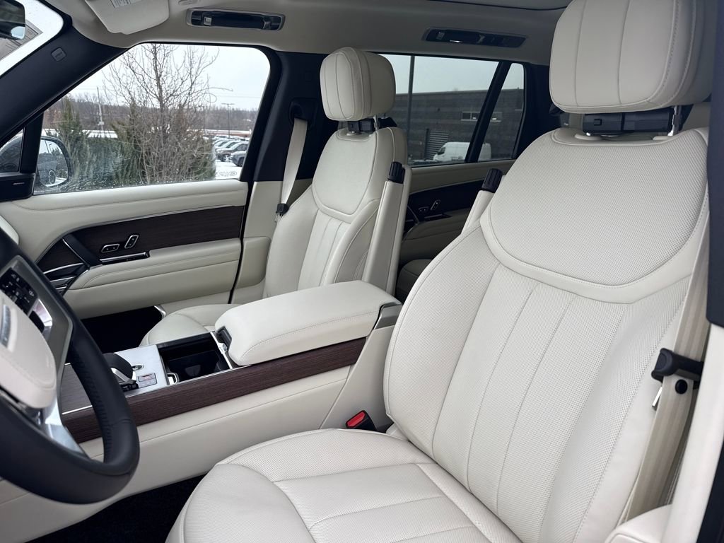 New 2026 Land Rover Range Rover Long Wheelbase SE image 11