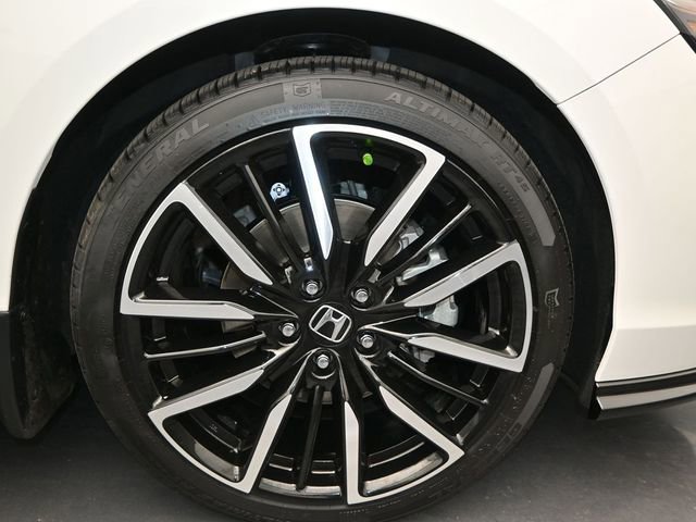 Used 2024 Honda Accord Touring image 19