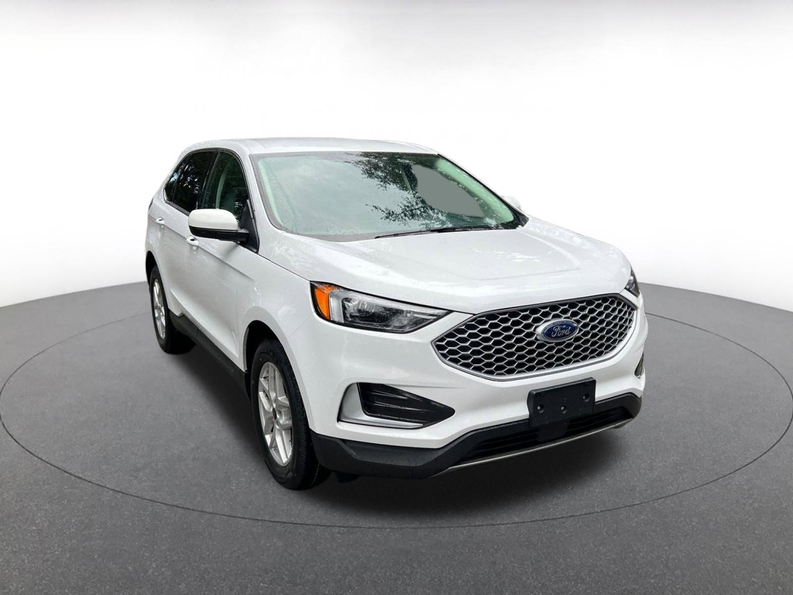 Used 2024 Ford Edge SEL image 1