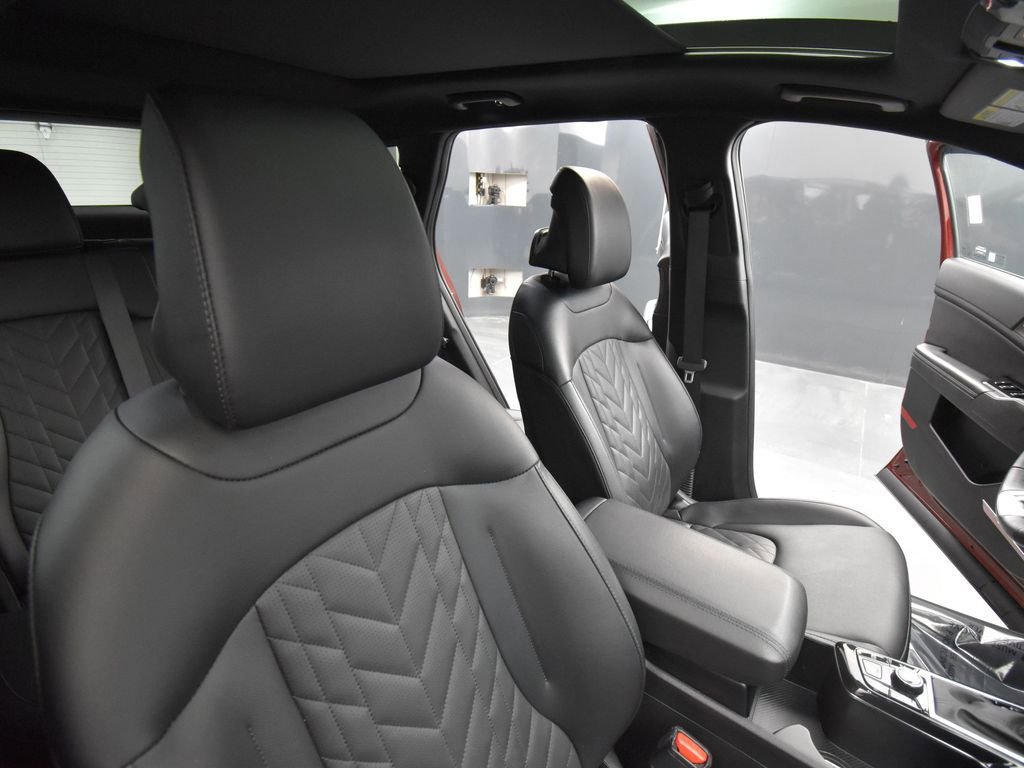 Used 2024 Kia Sportage X-Line w/ X-Line Premium Package image 17