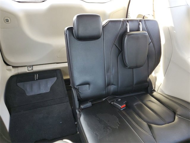 Used 2024 Chrysler Pacifica Touring-L image 25
