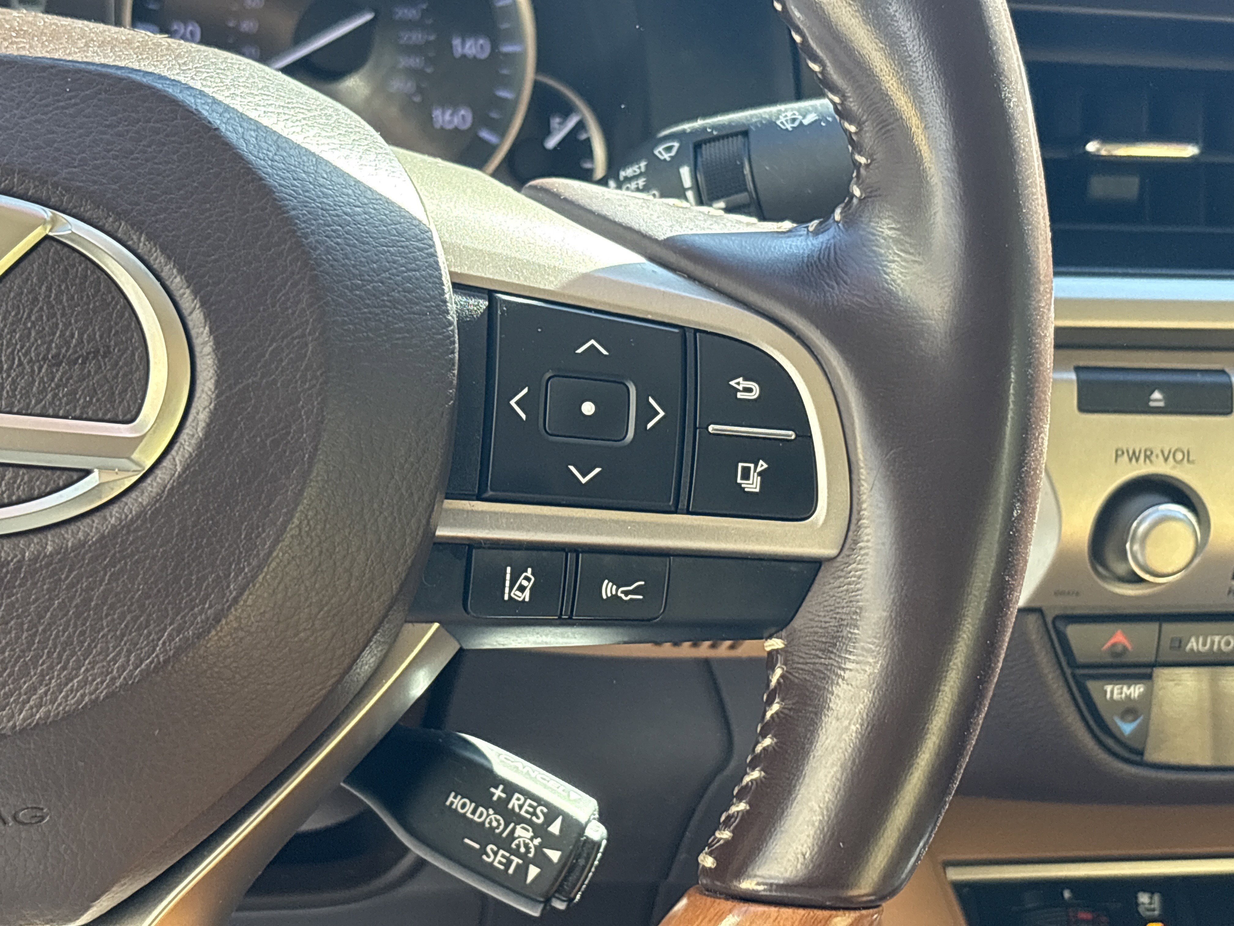 Used 2016 Lexus ES 300h w/ Luxury Package w/Wood Trim image 20