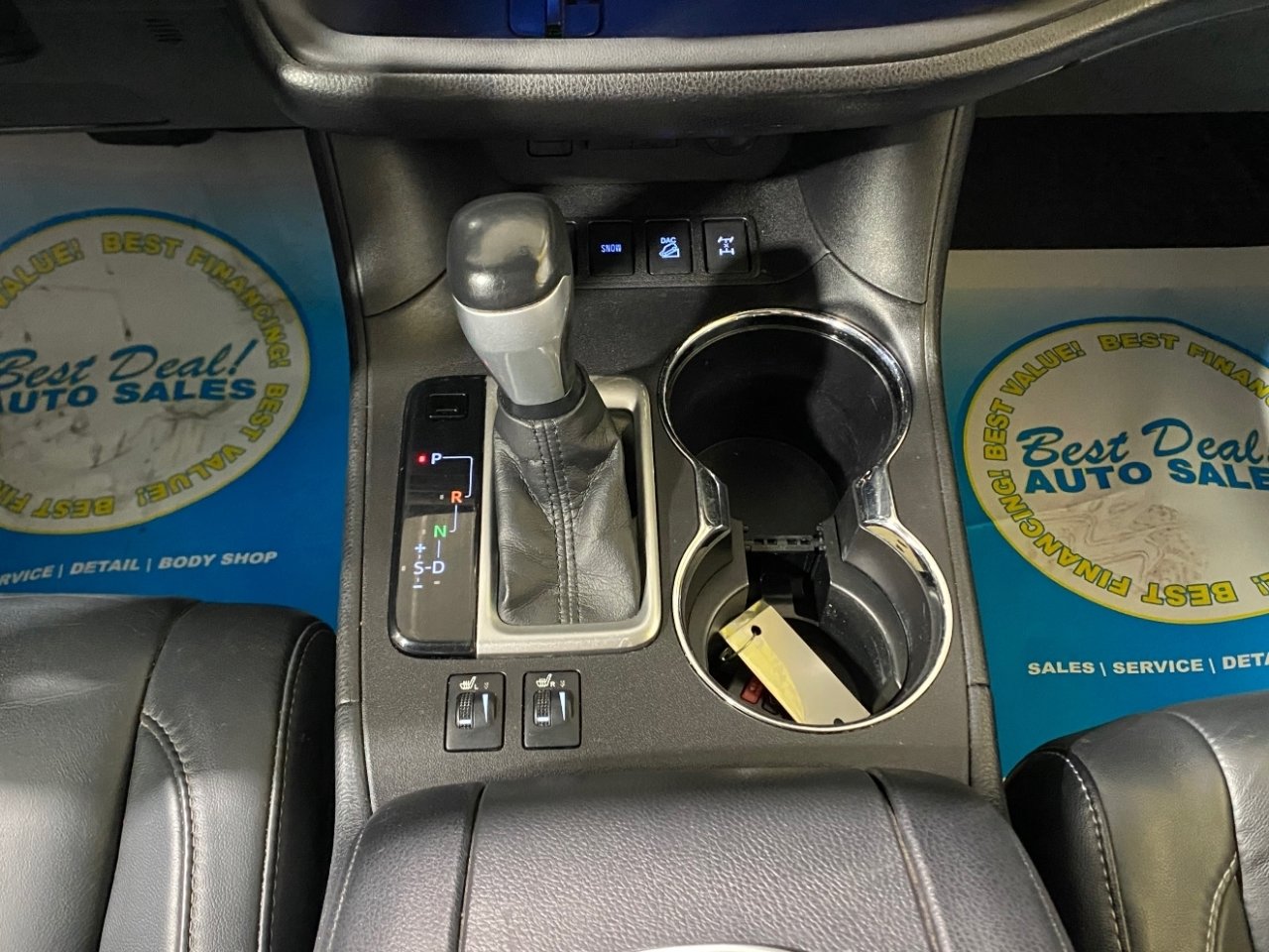 Used 2017 Toyota Highlander SE image 16