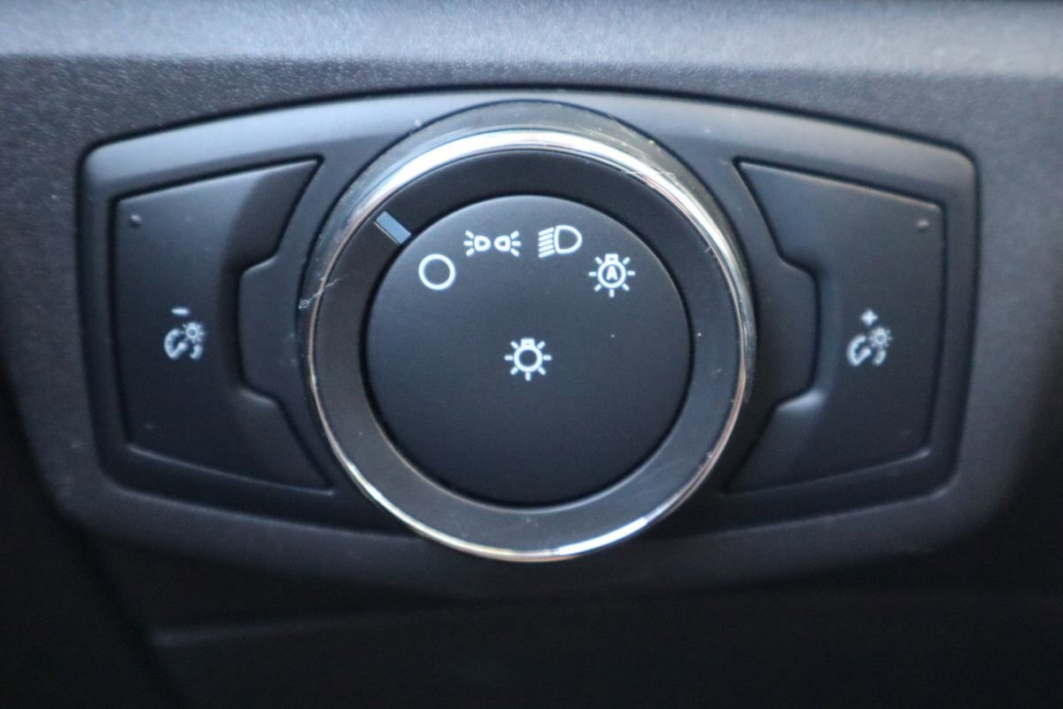 Used 2014 Ford Fusion SE FWD image 29