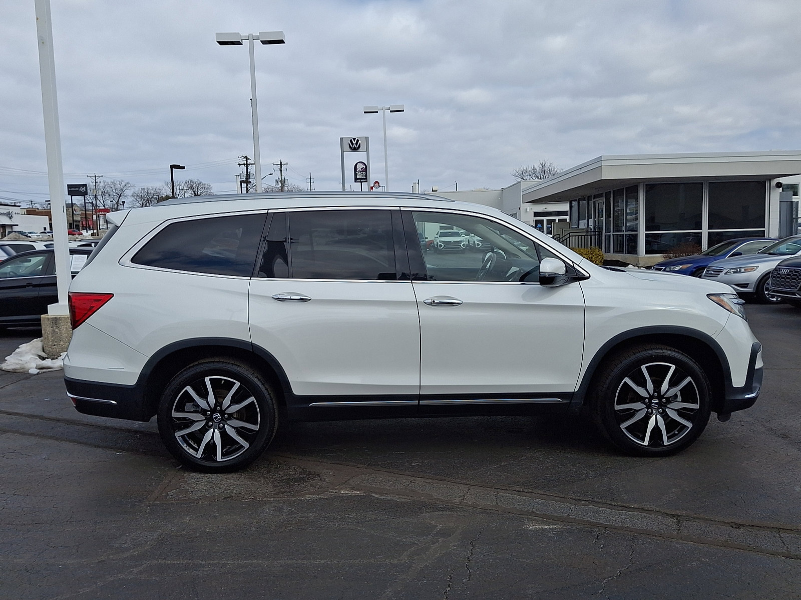 Used 2020 Honda Pilot Touring image 7