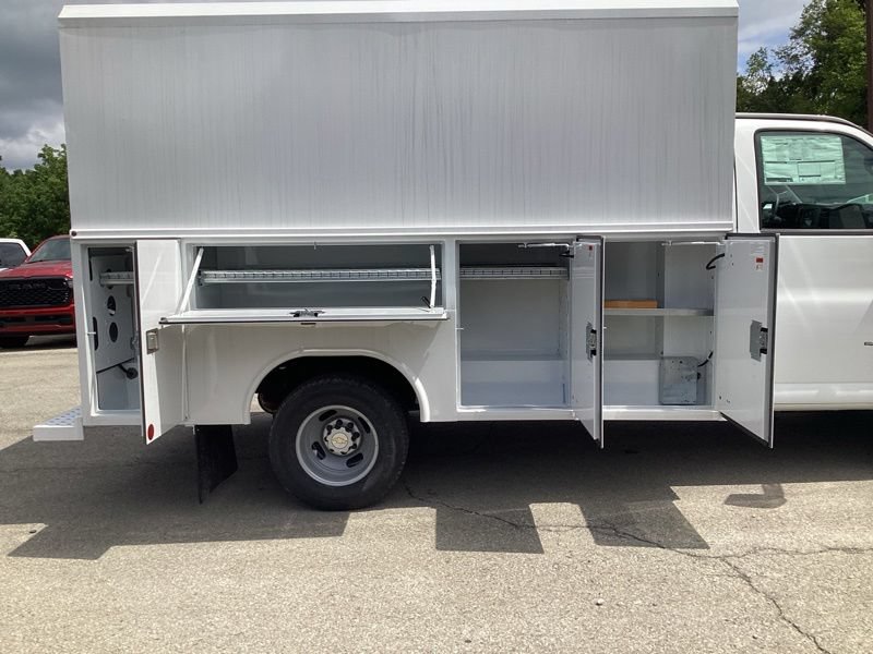 New 2026 Chevrolet Express 3500 w/ Power Convenience Package RWD image 11