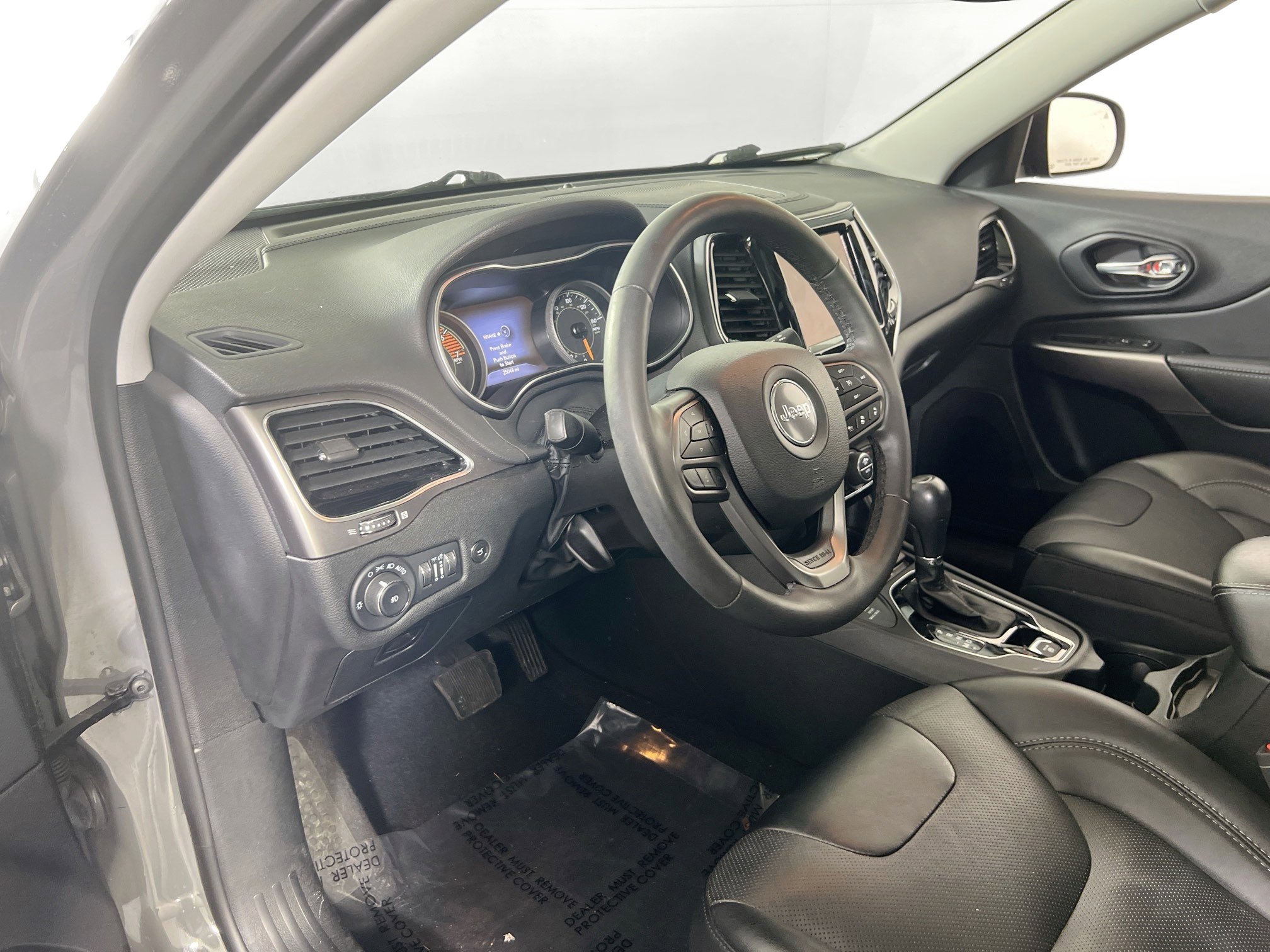 Used 2022 Jeep Cherokee Limited image 9