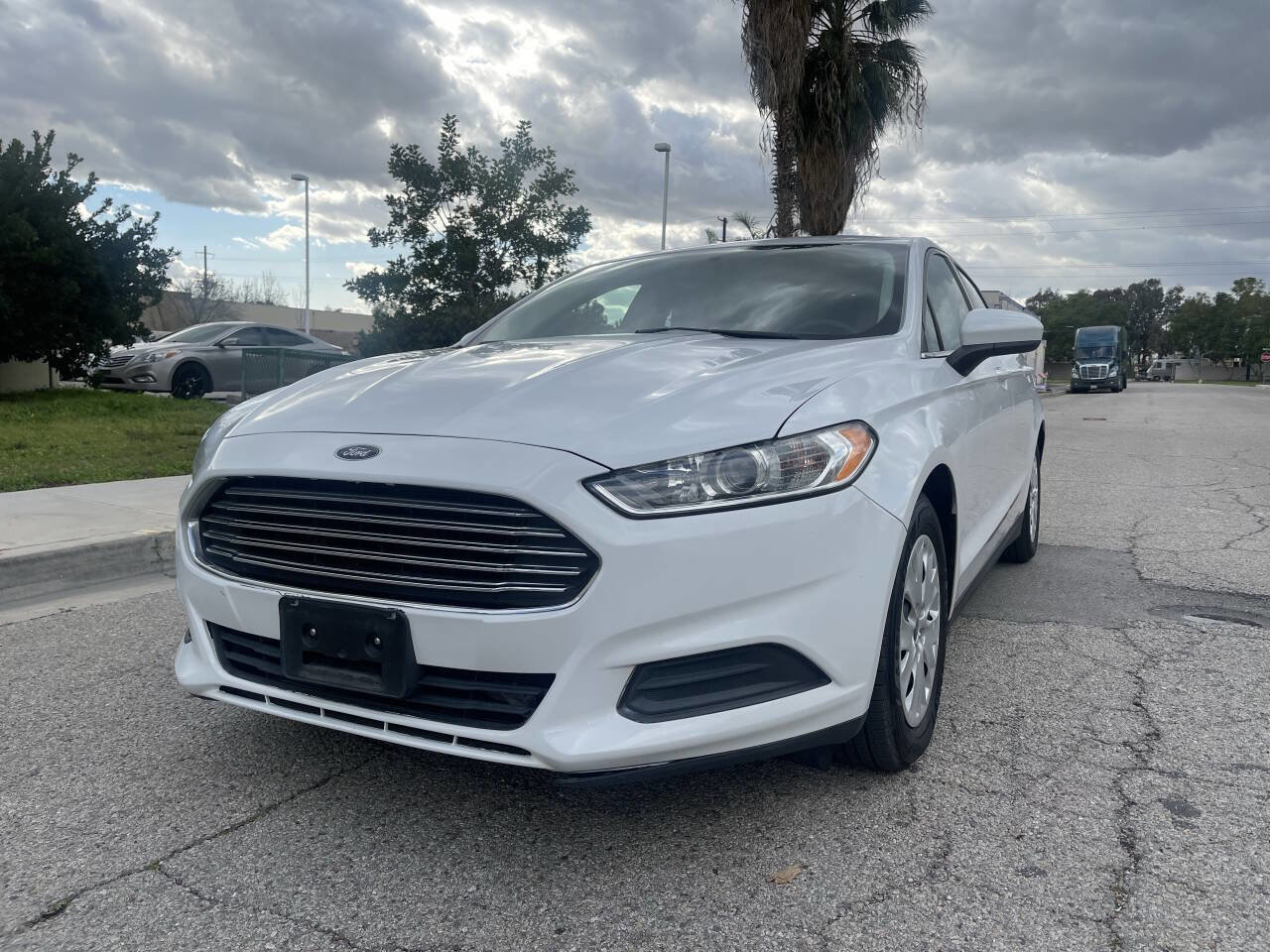Used 2014 Ford Fusion S image 3