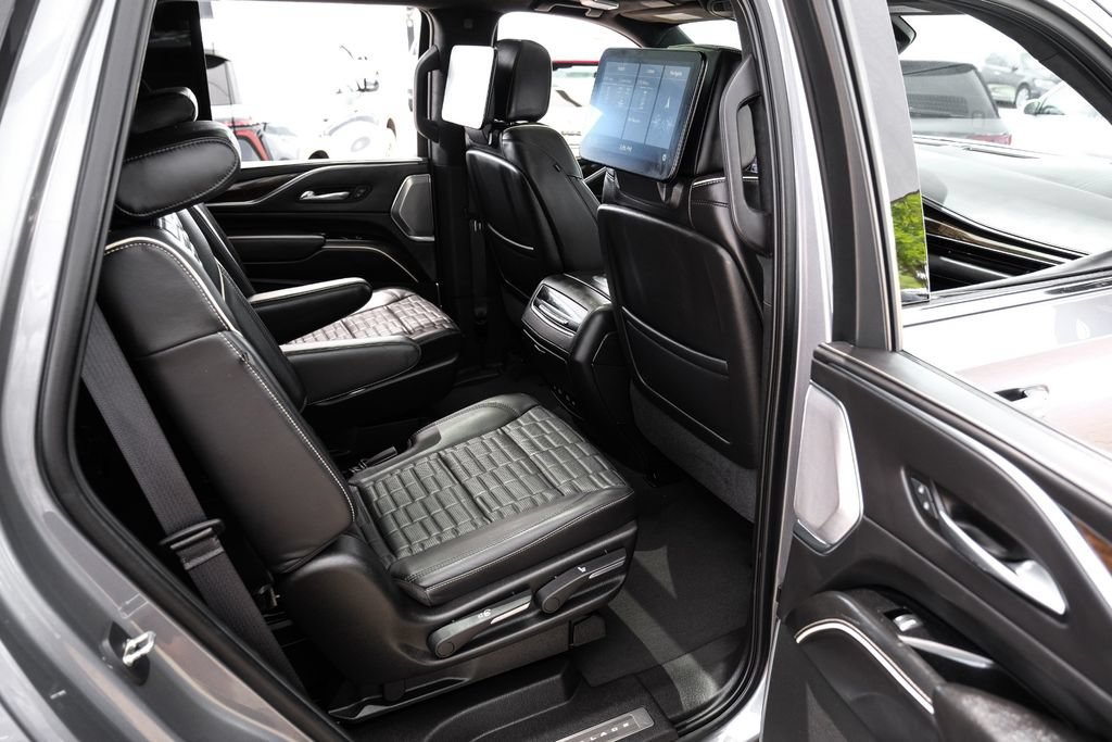 Used 2021 Cadillac Escalade Premium Luxury Platinum AWD/4WD image 44