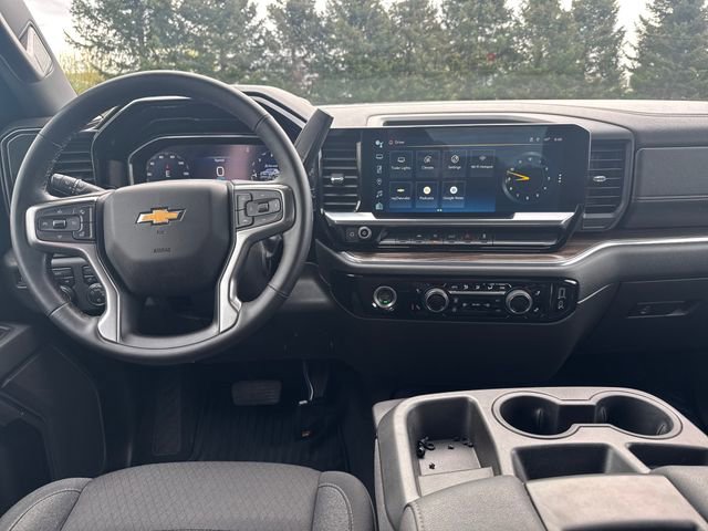 Used 2023 Chevrolet Silverado 1500 LT AWD/4WD image 14