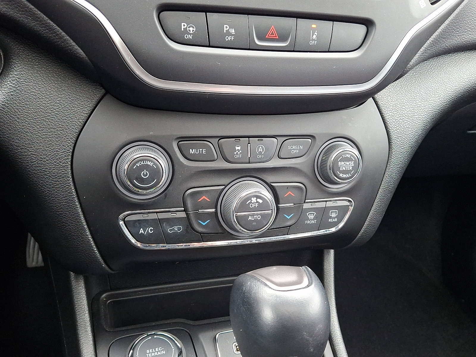 Used 2023 Jeep Cherokee Altitude Lux w/ Lux Elite Package image 21