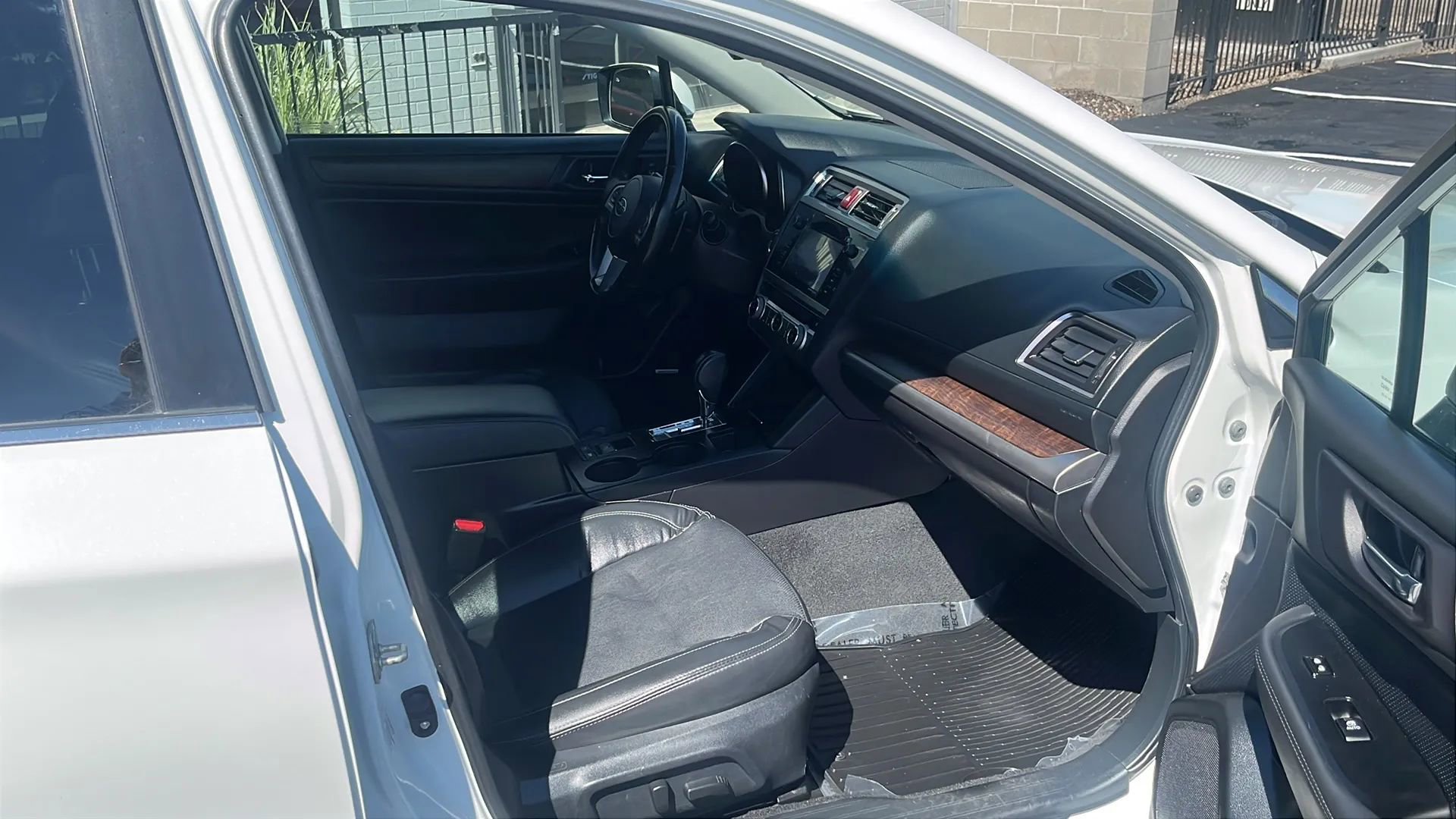 Used 2017 Subaru Outback 2.5i Limited image 12