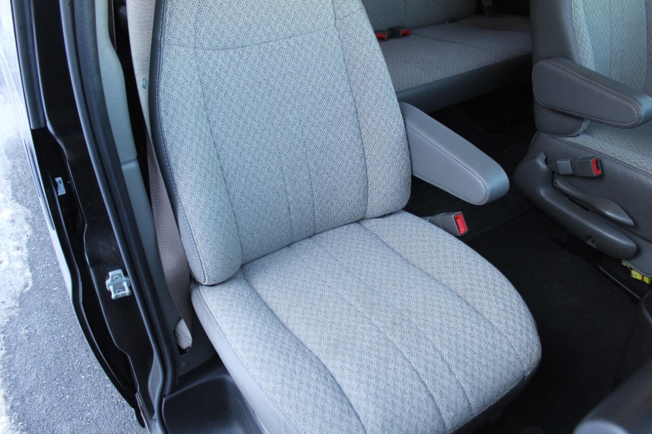 Used 2024 Chevrolet Express 2500 LS w/ Driver Convenience Package image 15